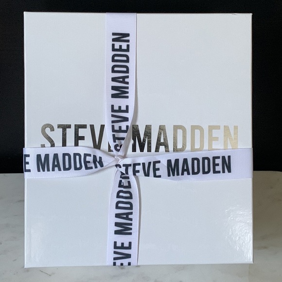 Steve Madden Fringe Scarf and Beanie Set main image 11